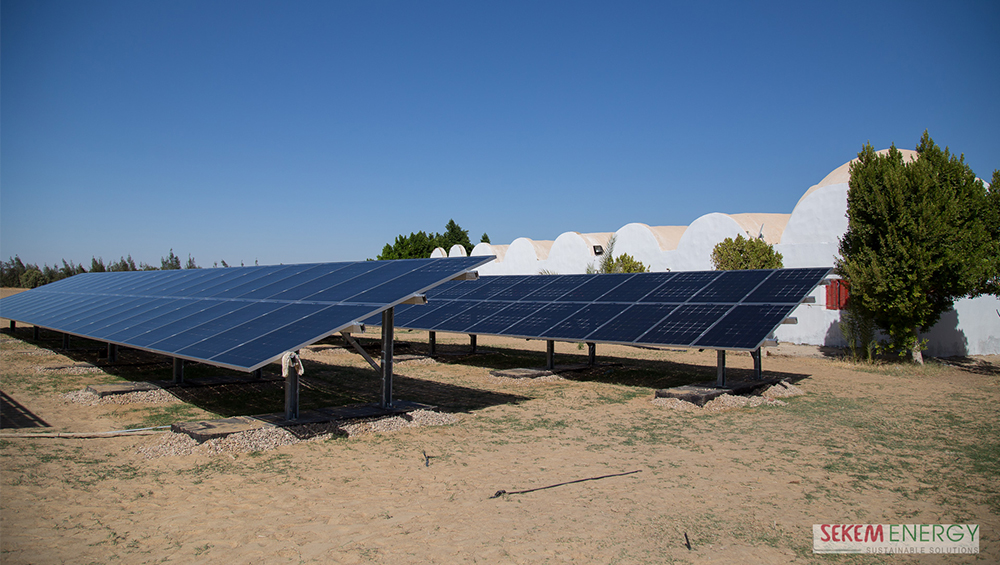 Die neue Solar-Anlage auf SEKEMs Farm in Wahat El-Bahariya.